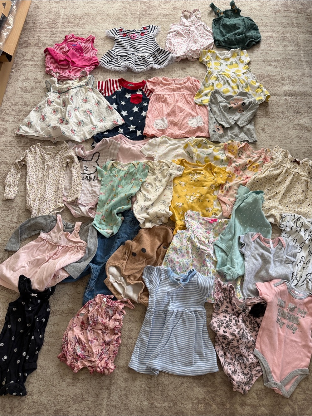 31 pieces Baby Girls Mixed Clothing Lot - Pastel Floral & Stripes